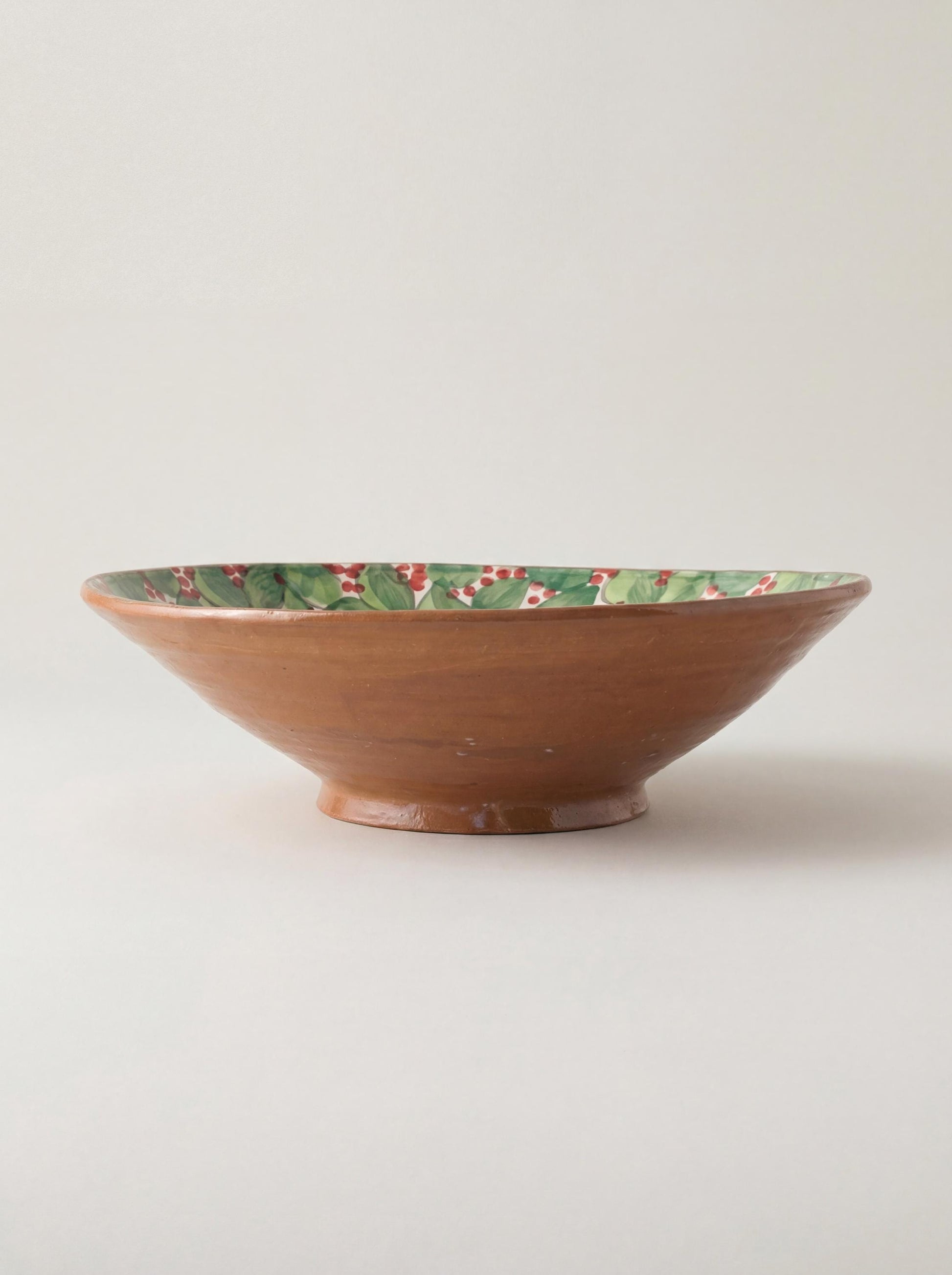 Fayoum pottery Fayoum Handmade Ceramic Serving Bowl – Green & Red Pattern – 41.5 cm - detail view