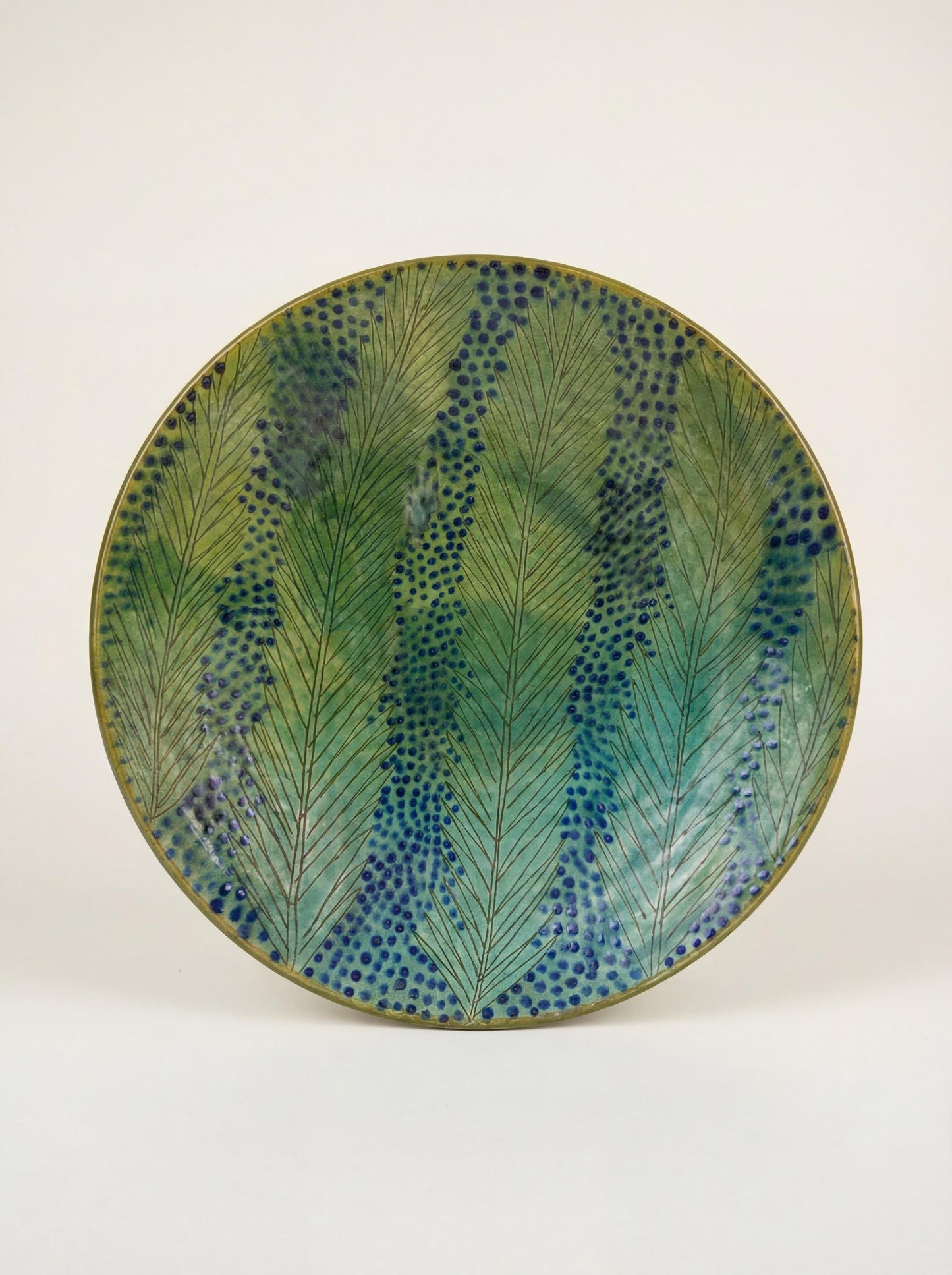 Fayoum pottery Fayoum Handmade Ceramic Serving Bowl – Green Leaf Design – 38 cm - detail view