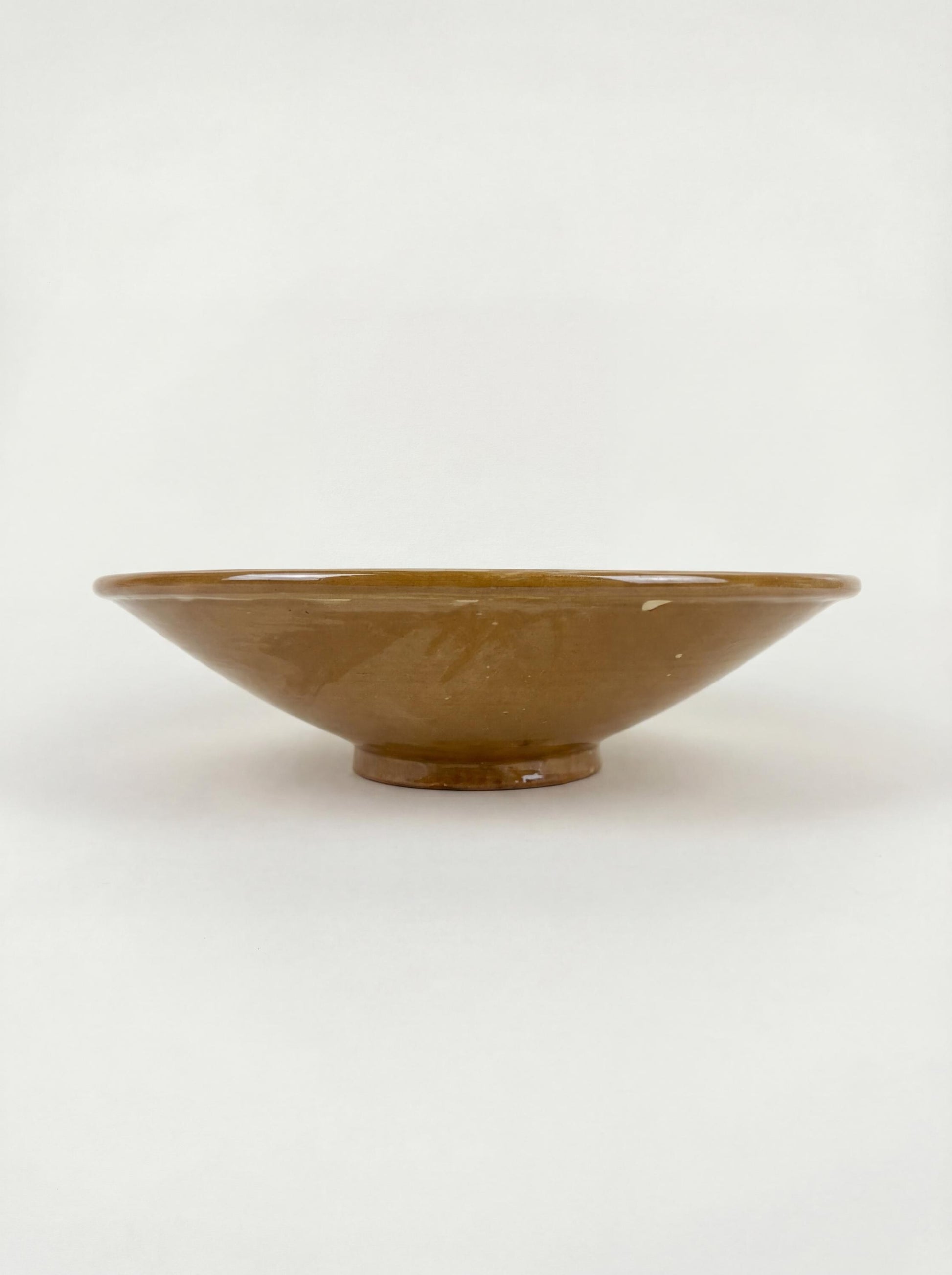 Fayoum pottery Handmade Fayoum Ceramic Bowl – Figurative Woman Design – 39 cm - detail view
