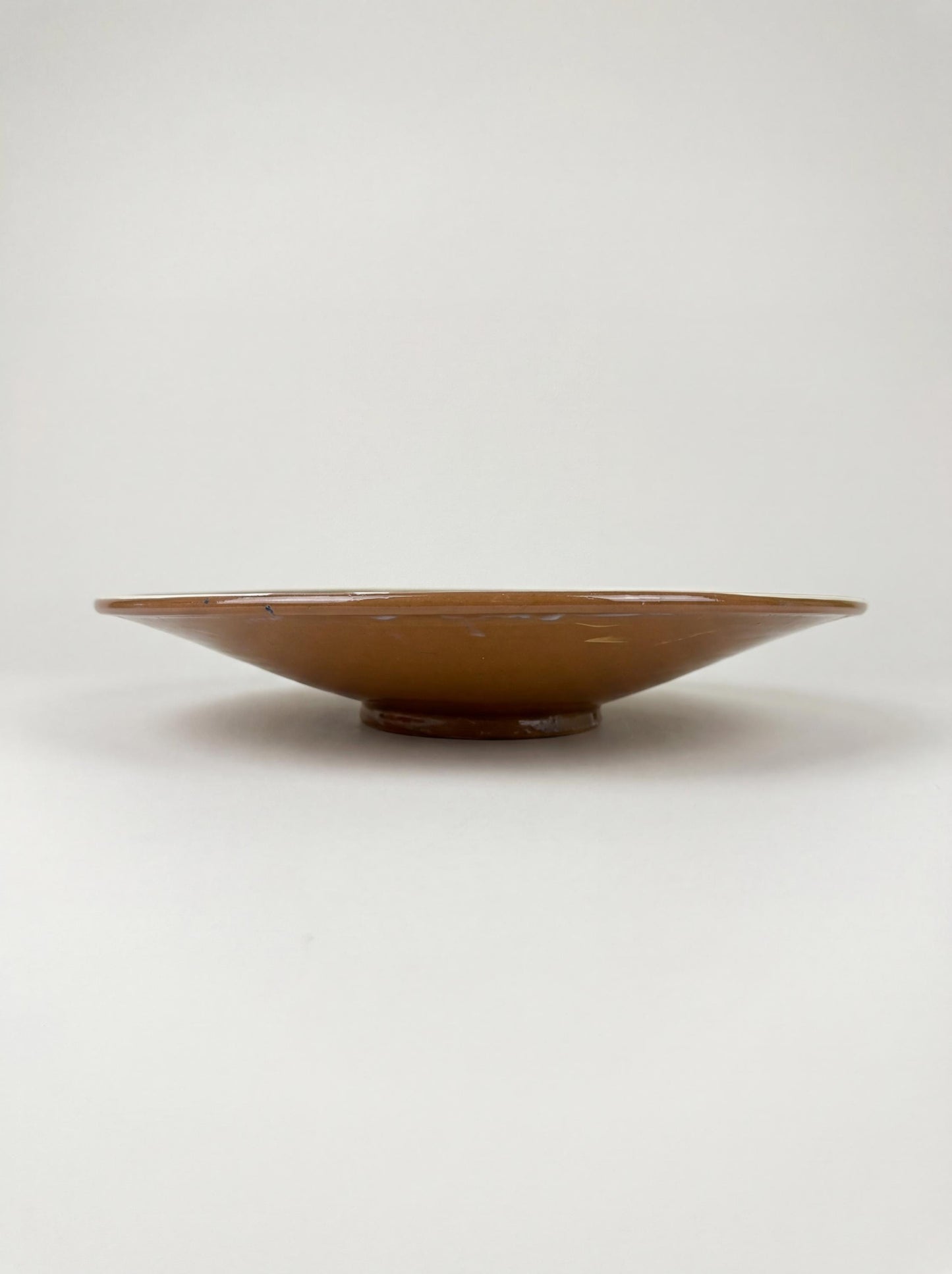 Fayoum pottery Fayoum Ceramic Large Serving Plate – Green Palm & Date Cluster Pattern – 48cm - side view